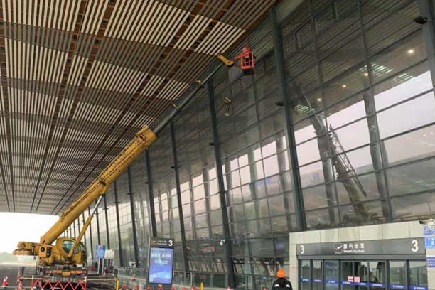 宁德玻璃幕墙维护和保养